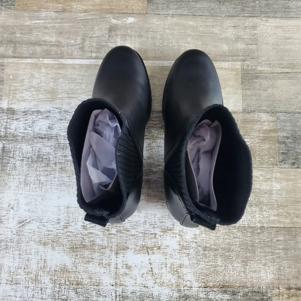 MIA Jasper Womens Lug Ankle Boots Sz 7.5 M Black Leather Ribbed Knit Cushioned